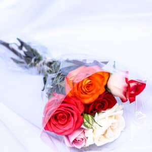 Rosas combinadas (ramo de 6)